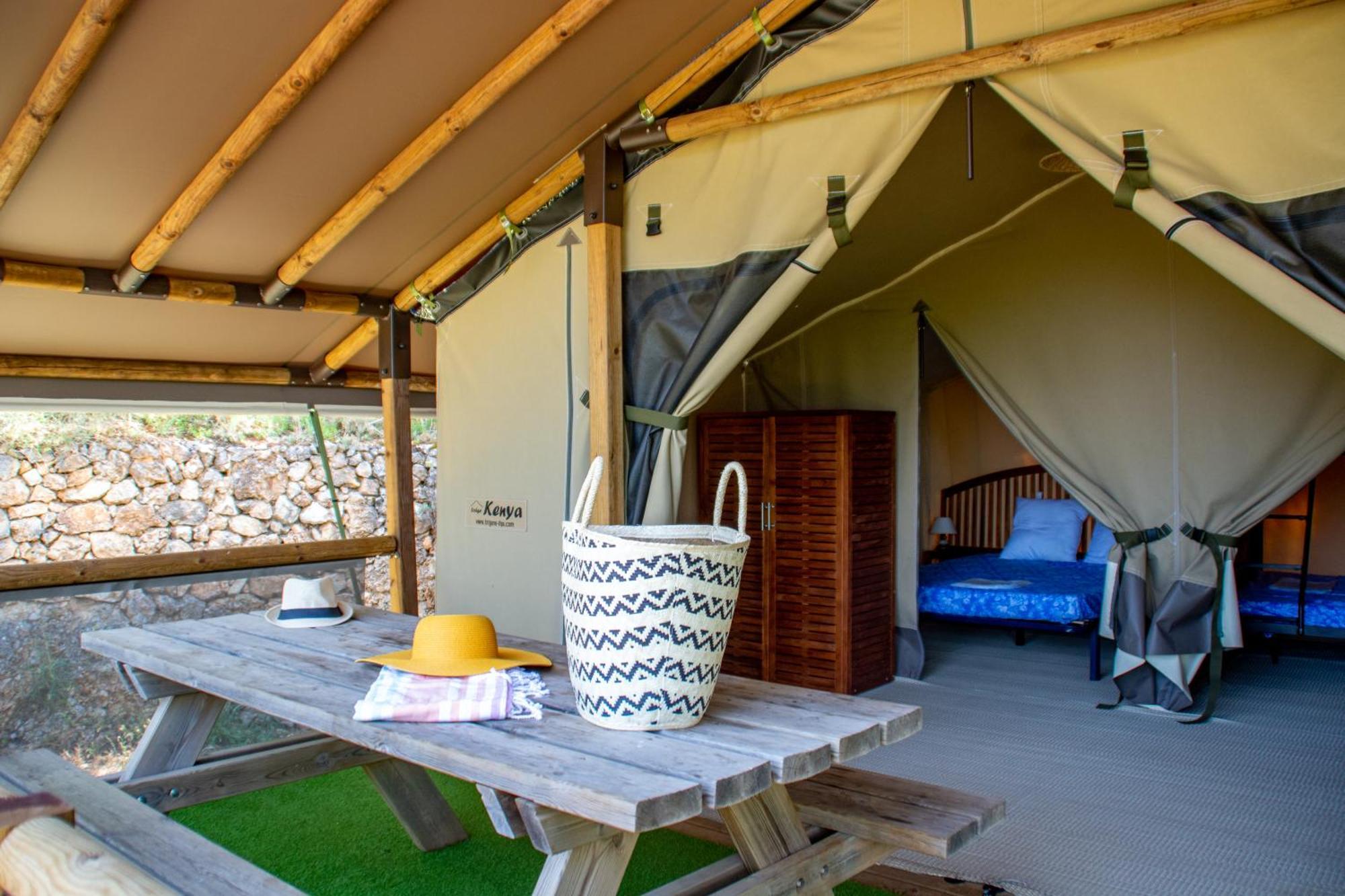 Campasun Camping De L'Aigle Aiguines Luaran gambar